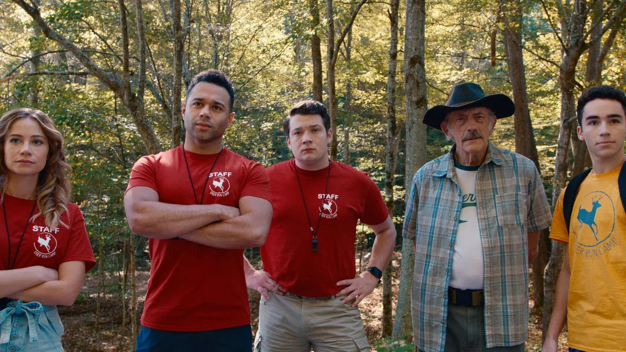 Cena de Escondido no Acampamento (2023)