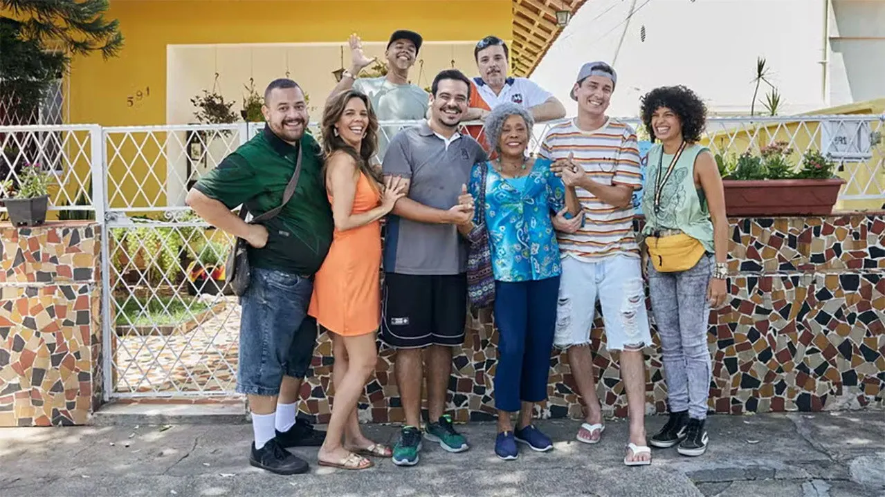 Cena de Cosme & Damião: Quase Santos (2024)