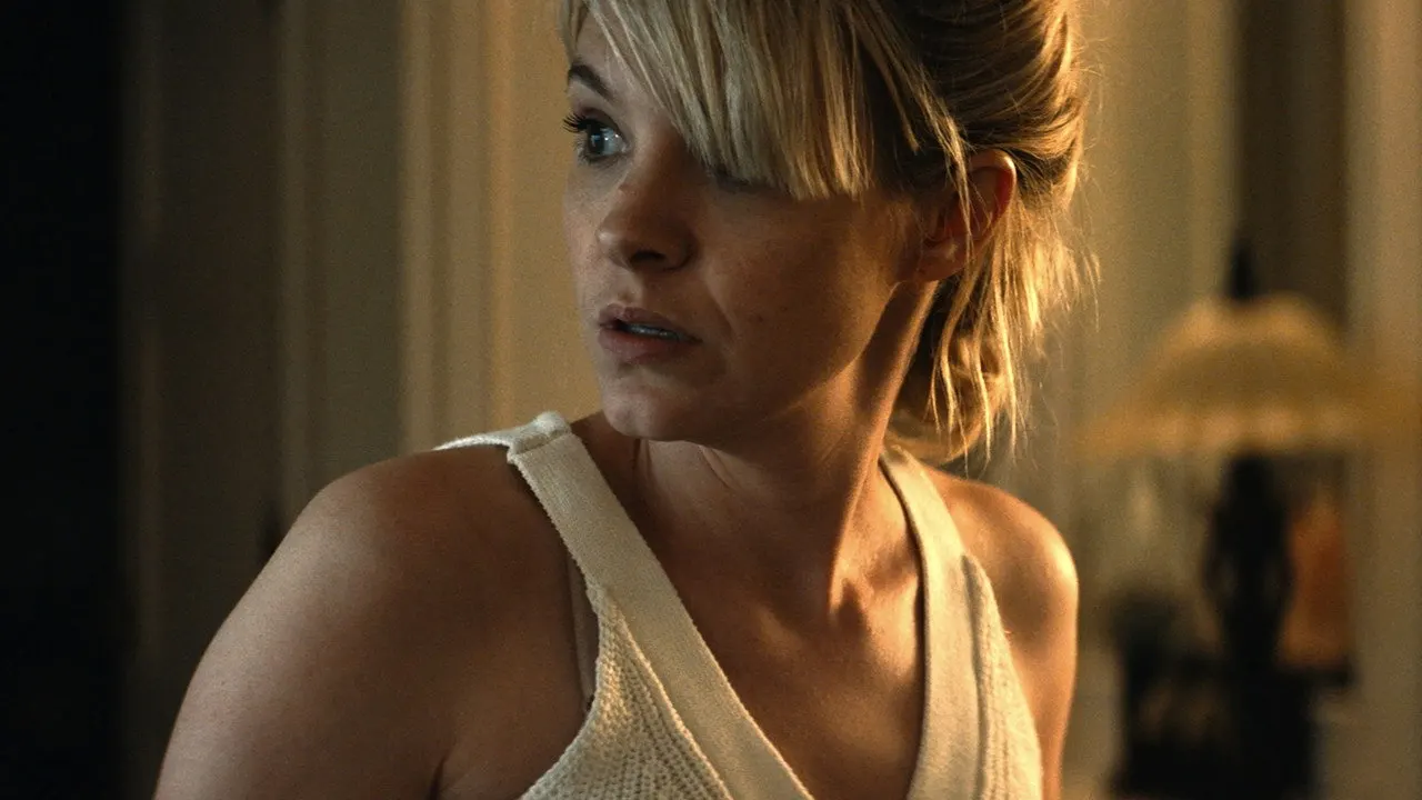 Cena de Lucky: Uma Mulher de Sorte (2020)
