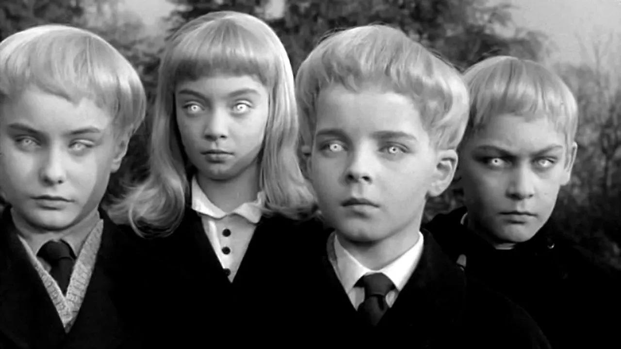 Cena de A Aldeia dos Amaldiçoados (1960)