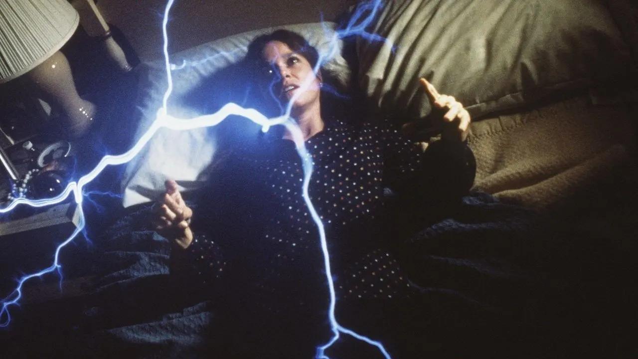 Cena de O Enigma do Mal (1982)