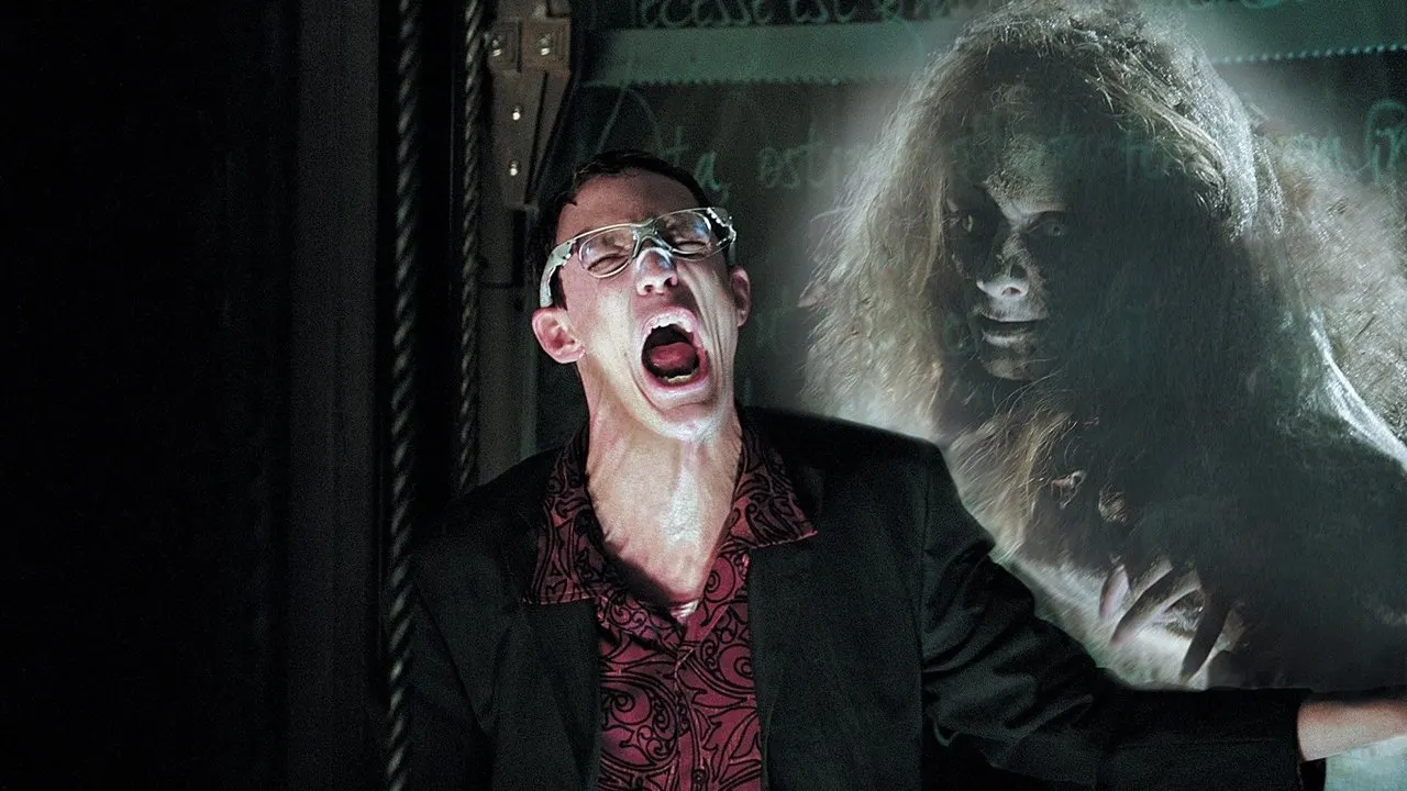 Cena de 13 Fantasmas (2001)