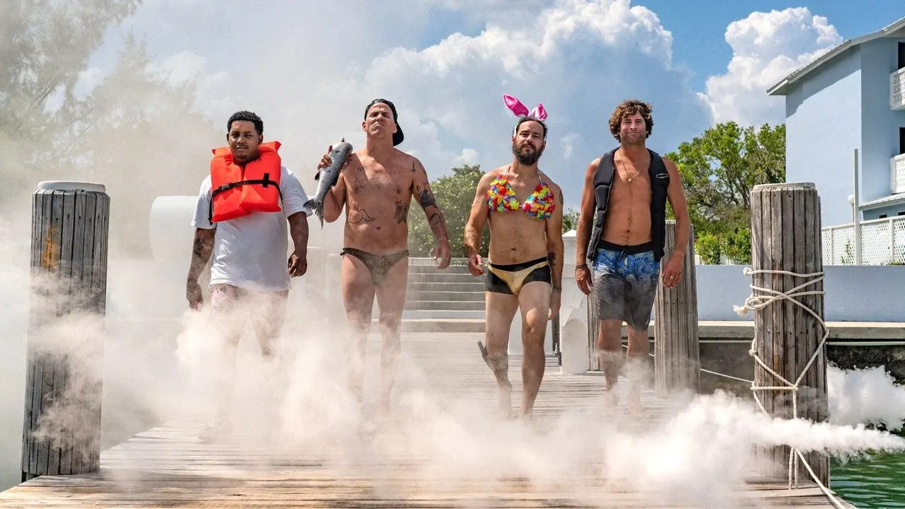 Cena de Jackass - Nadando com Tubarões (2021)