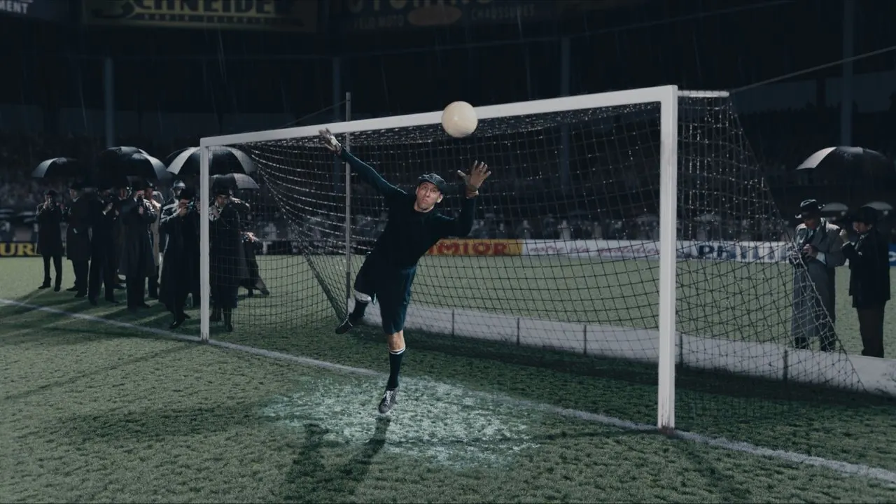Cena de Lev Yashin - O Aranha Negra (2019)