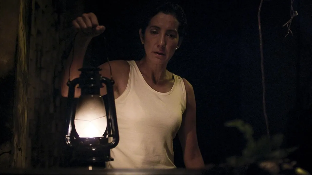Cena de Maligno (2016)
