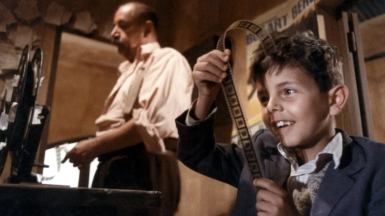 Cena de Cinema Paradiso (1988)