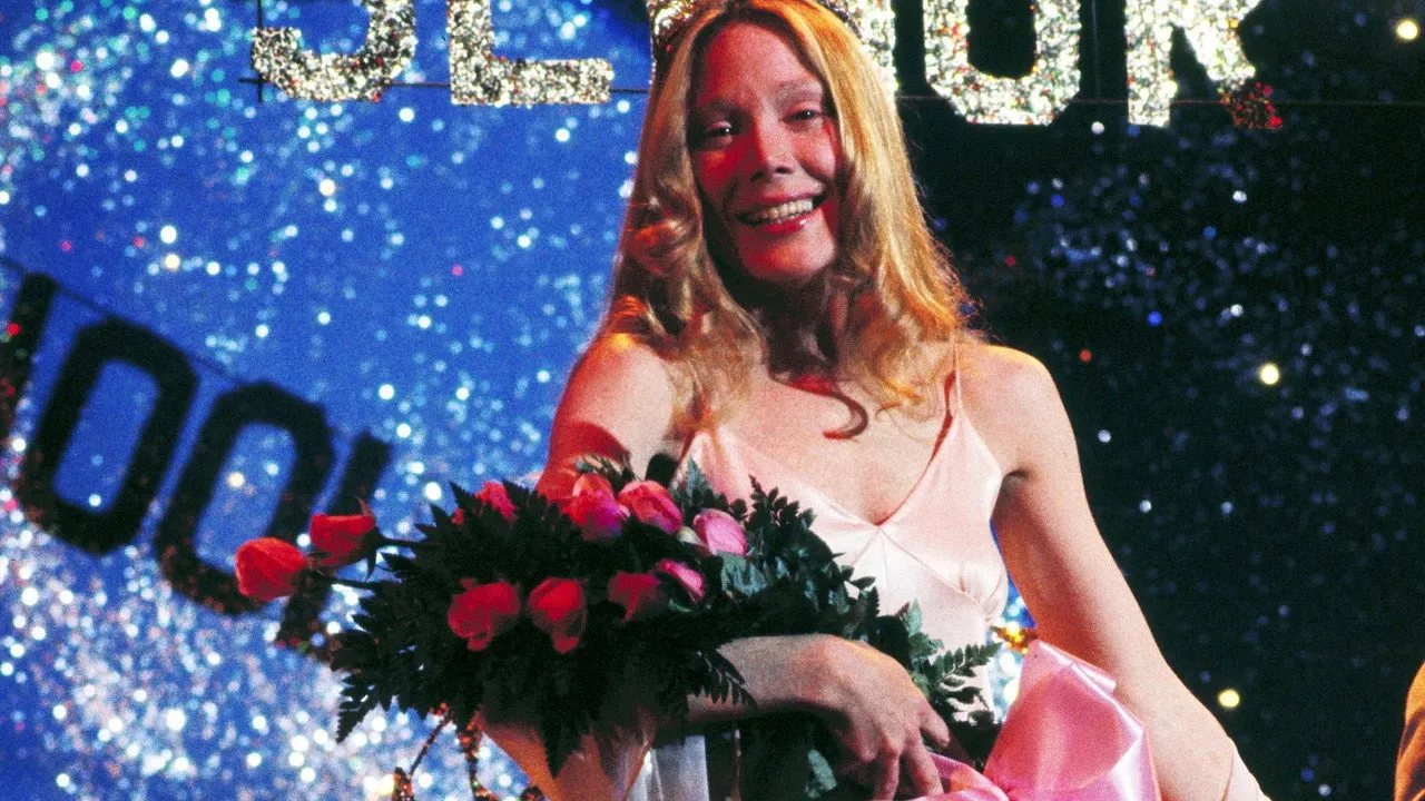 Cena de Carrie, A Estranha (1976)