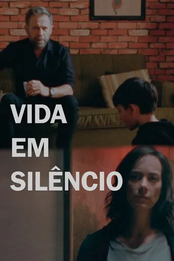 Pôster de Vida em Silêncio (2022)