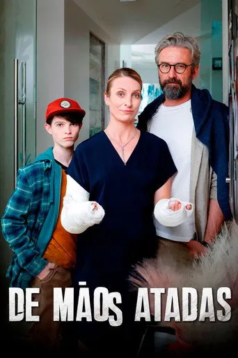 Pôster de De Mãos Atadas (2022)