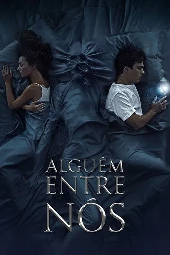 Pôster de Alguém Entre Nós (2021)