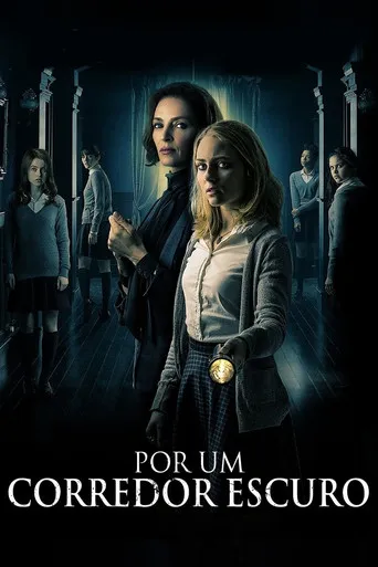 Pôster de Por um Corredor Escuro (2018)