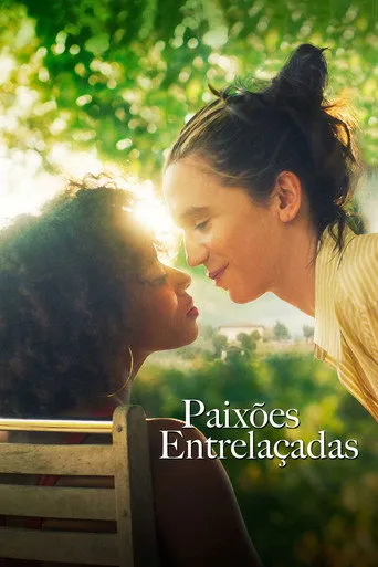 Pôster de Paixões Entrelaçadas (2021)